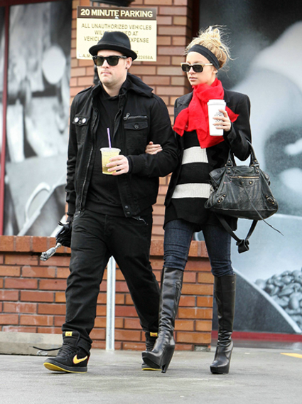 Clbrits Starbucks: Nicole Richie et Joel Madden - Starbucks